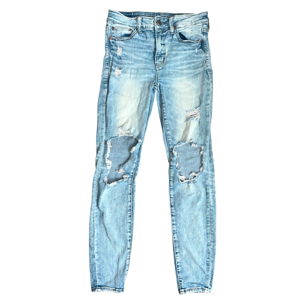American Eagle Outfitters Light Blue Distressed Skinny Jeans